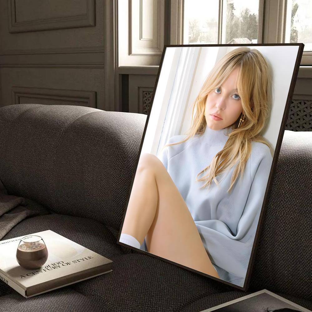 Actor S-Sydney Sweeney Poster  - Home Bar Sydney のレビューと価格